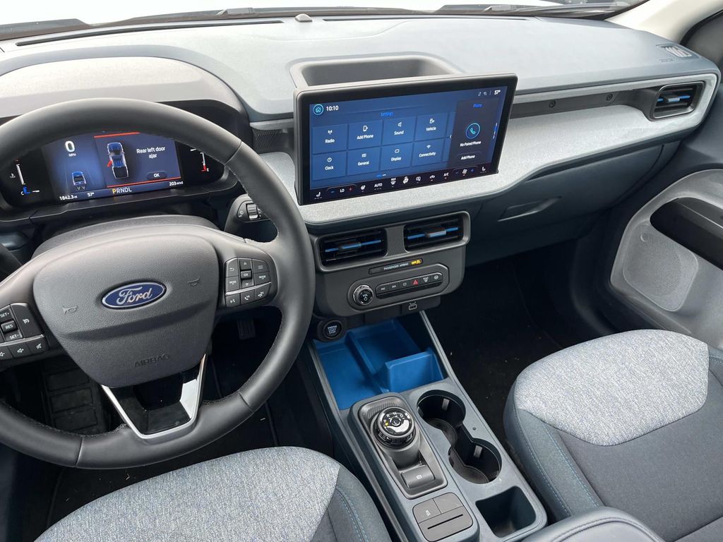 2025 Ford Maverick XLT - Photo 13