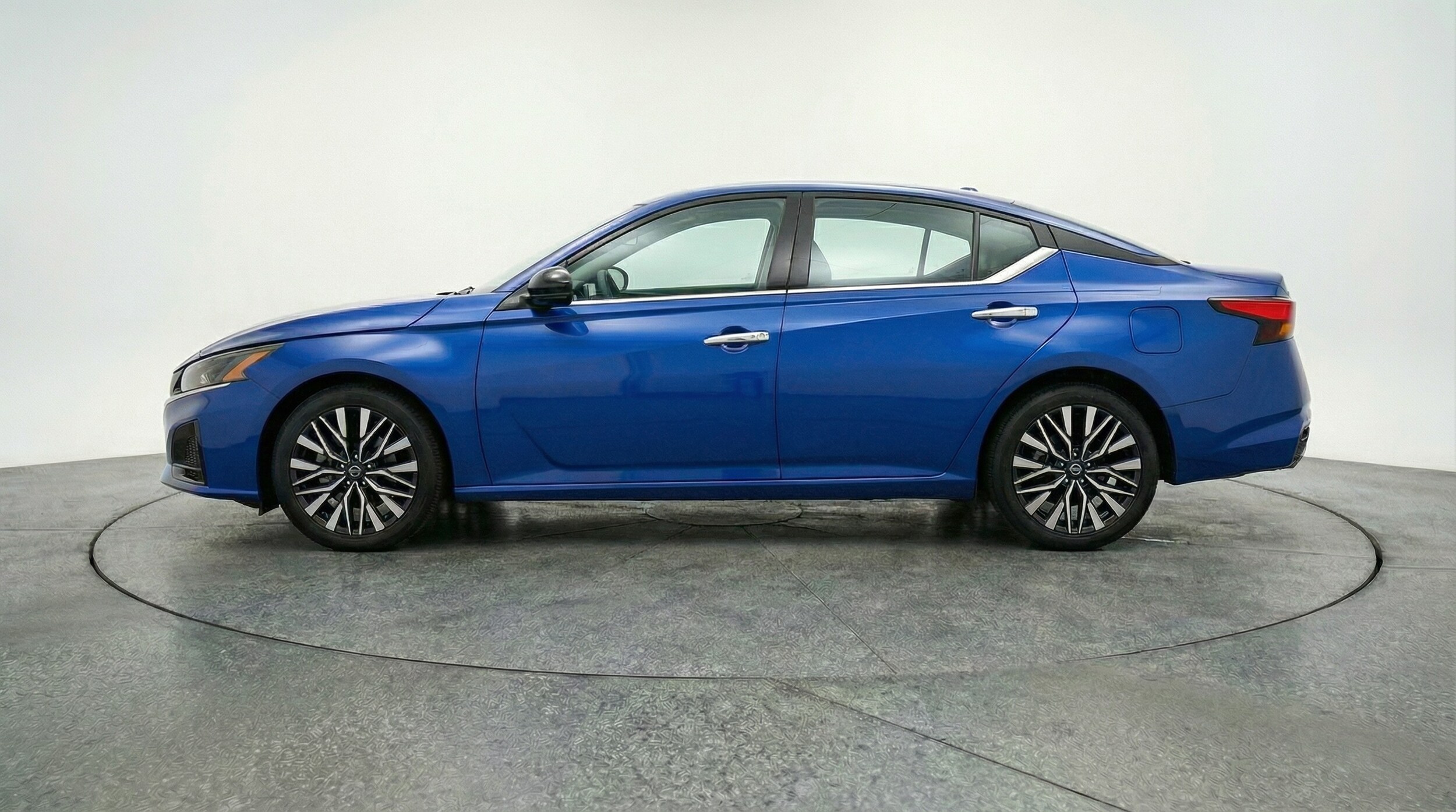 Thumbnail: 2025 Nissan Altima - 4