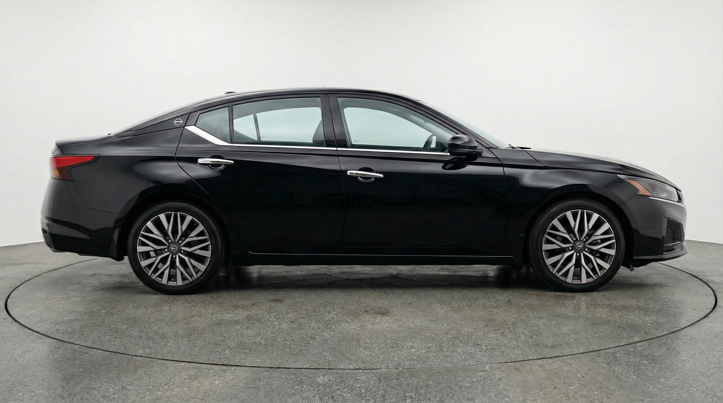 Thumbnail: 2025 Nissan Altima - 8