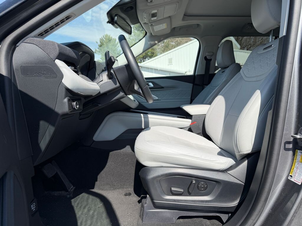 Used 2025 Ford Explorer Platinum SUV