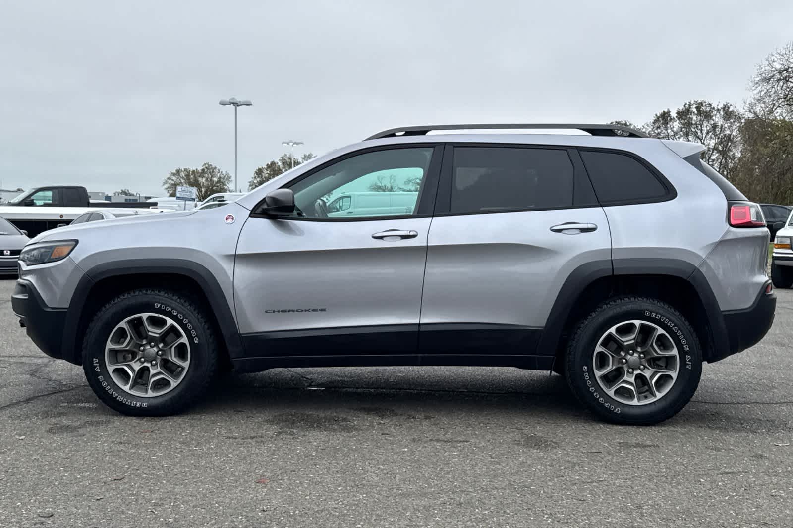 Thumbnail: 2020 Jeep Cherokee - 5