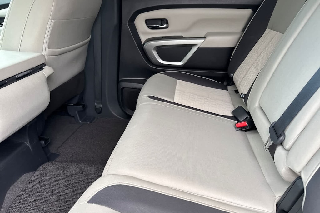 Used 2021 Nissan Titan SV Truck Crew Cab