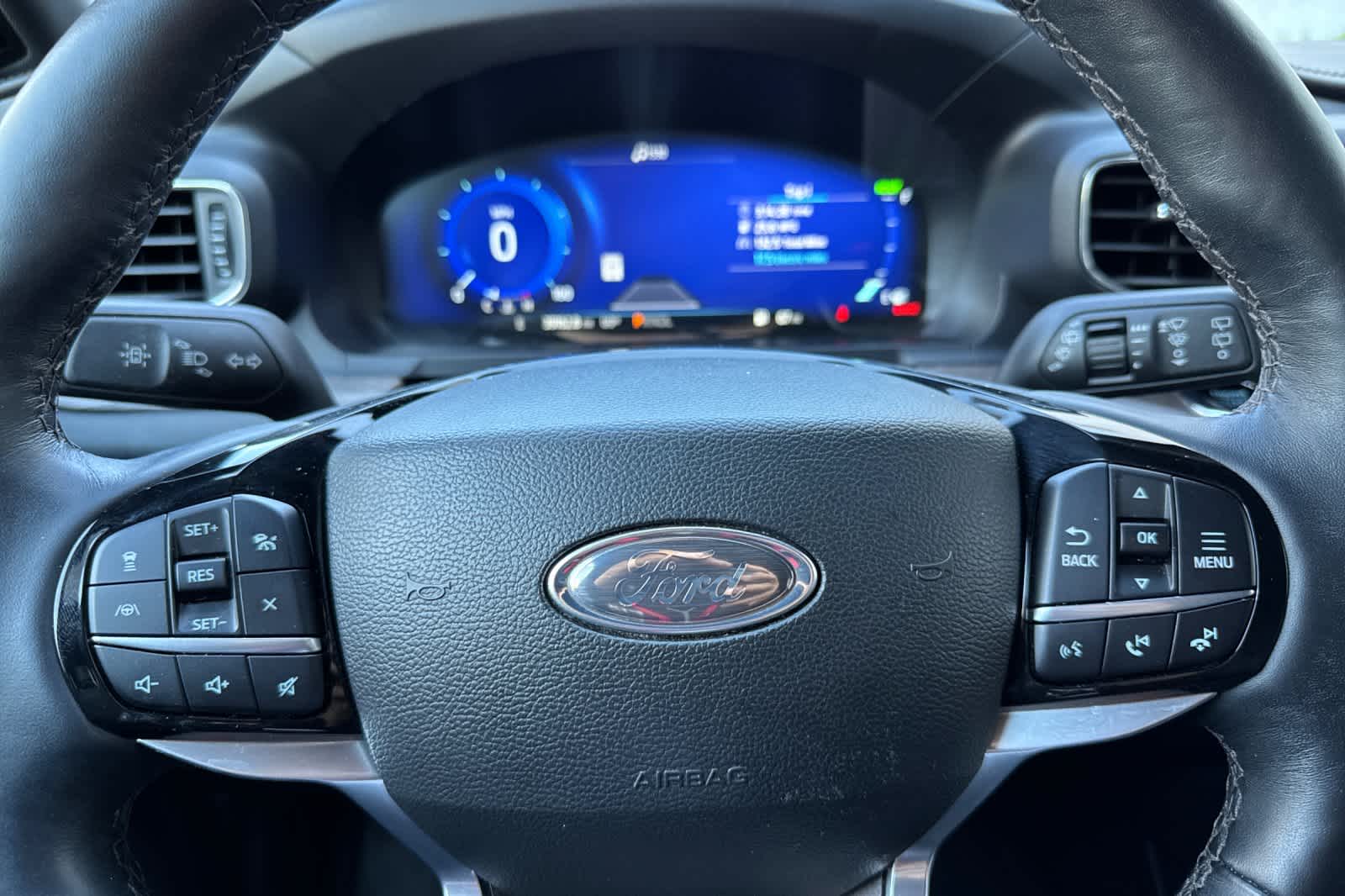 Thumbnail: 2023 Ford Explorer - 25