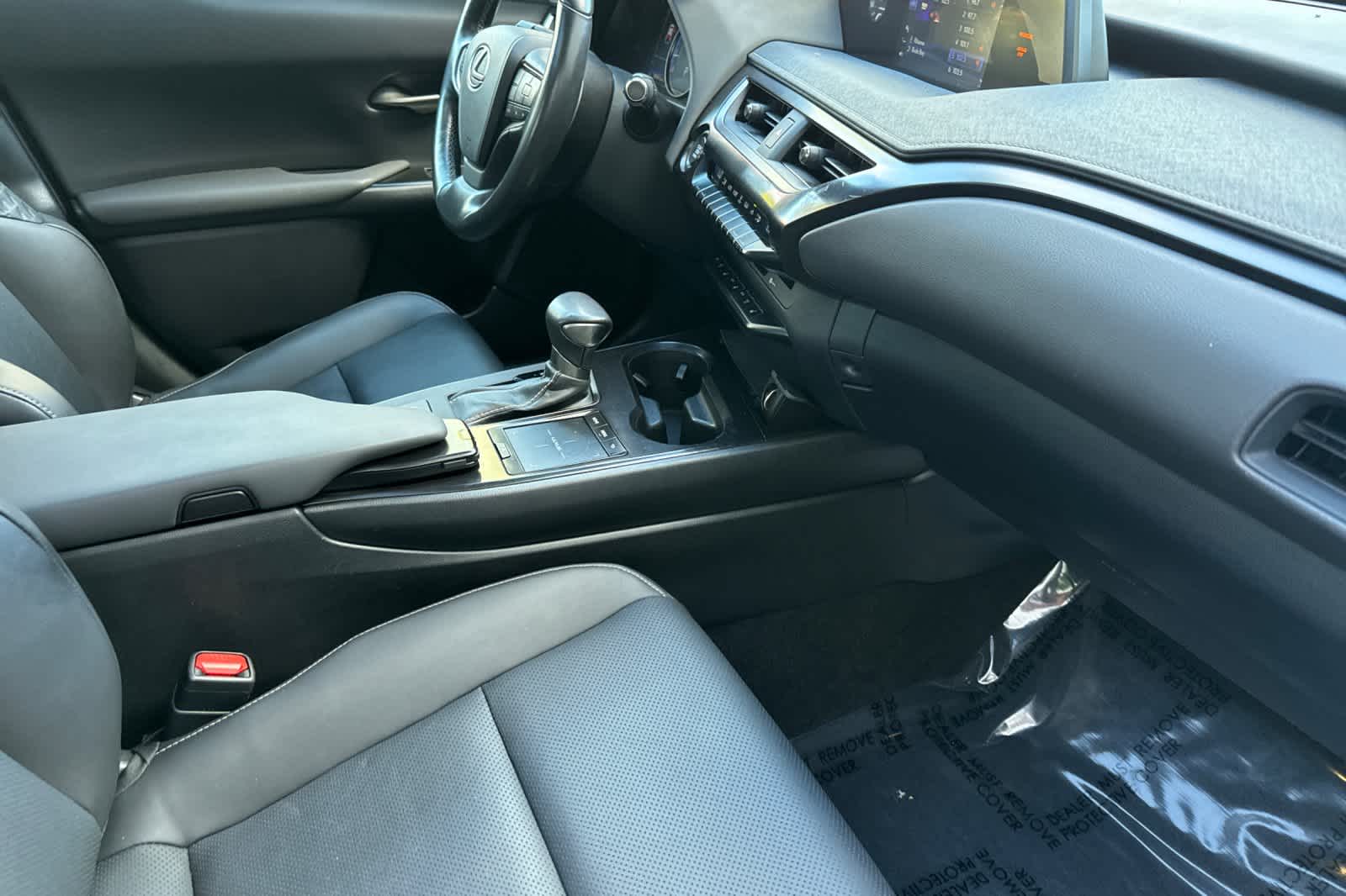 Thumbnail: 2019 Lexus UX - 16