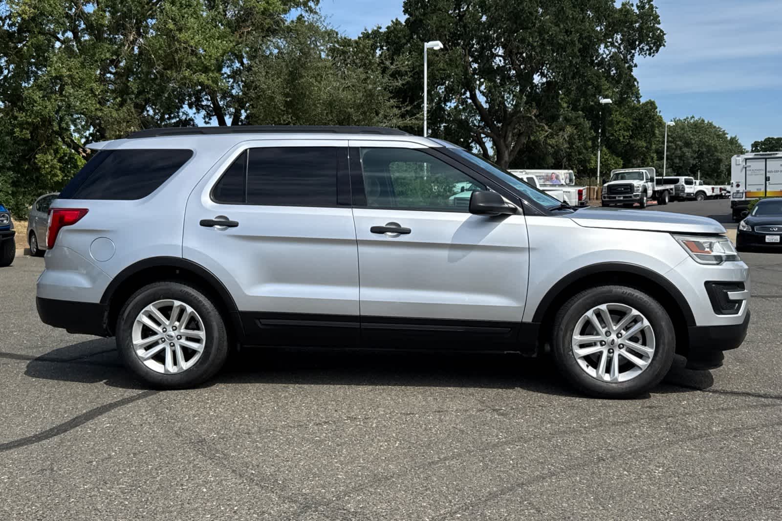 Thumbnail: 2017 Ford Explorer - 7