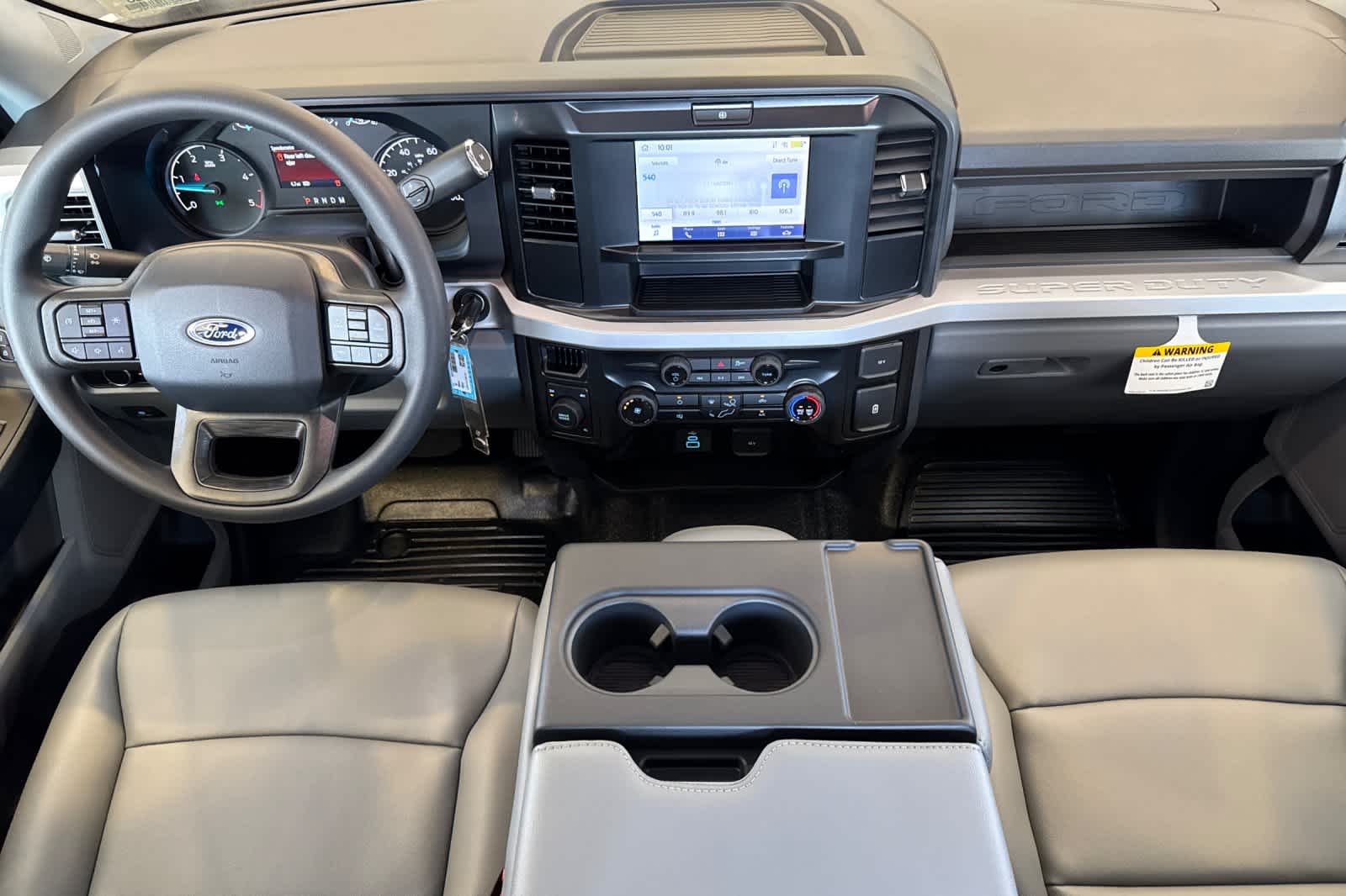 2025 Ford F-550 photo 3