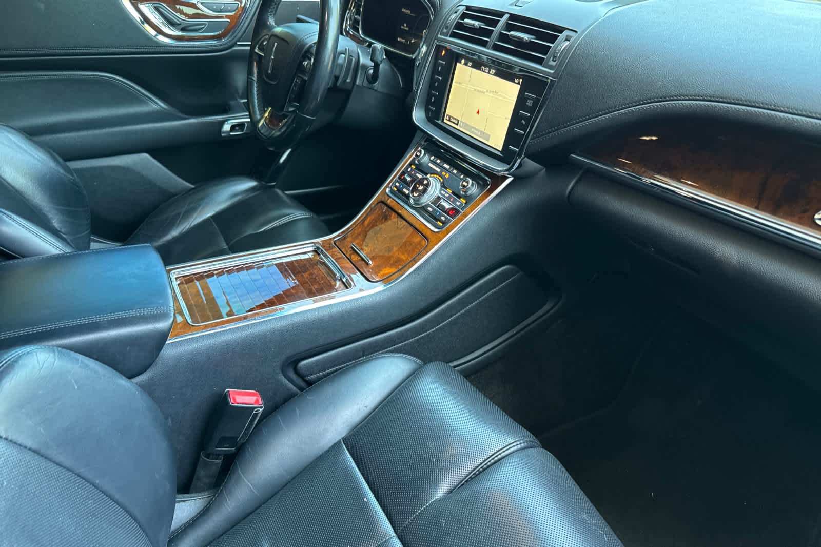 Thumbnail: 2018 Lincoln Continental - 15