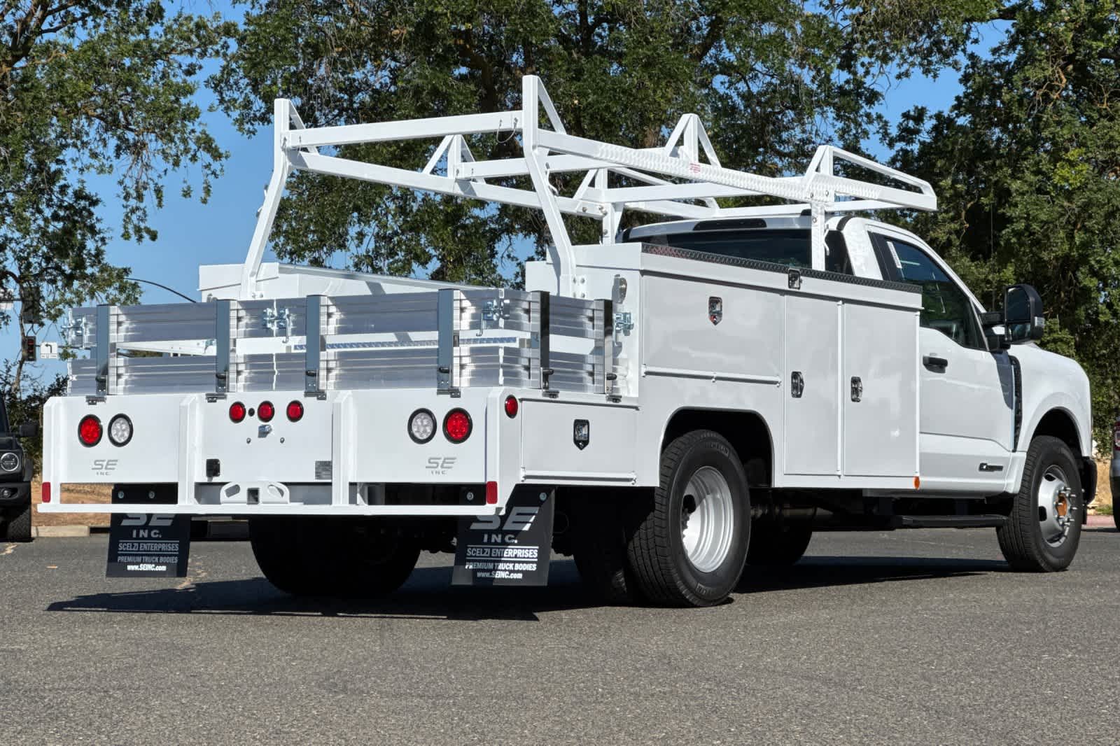 2025 Ford F-350 XL photo 2