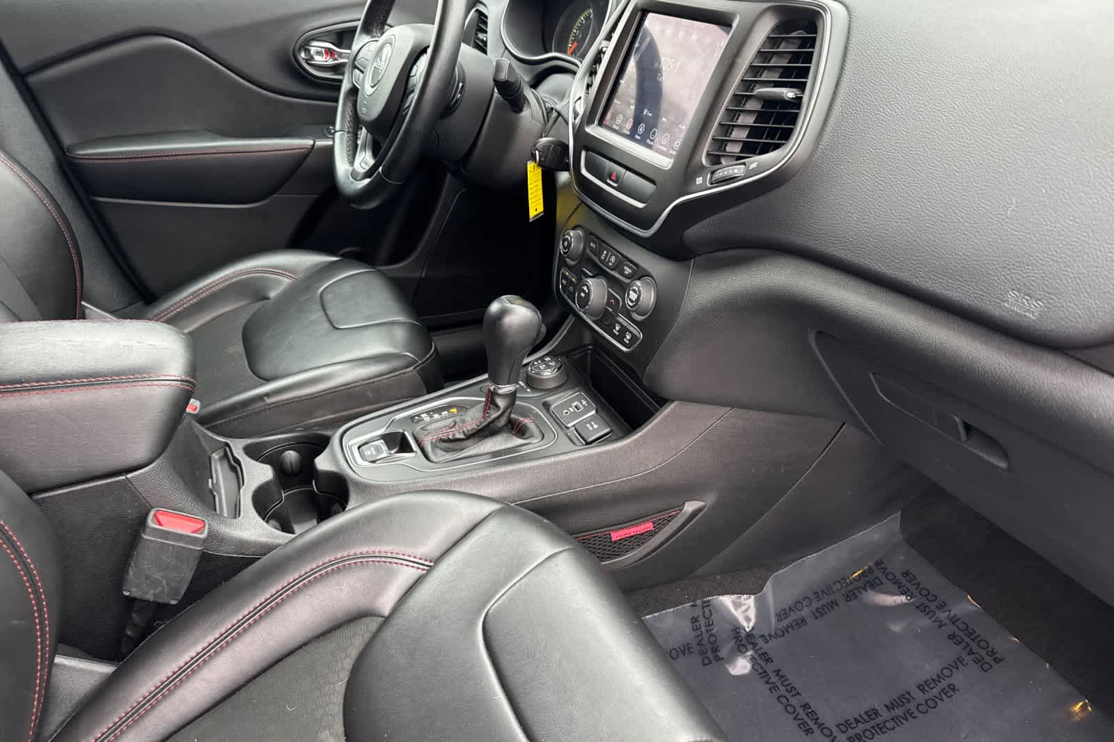 Thumbnail: 2020 Jeep Cherokee - 16