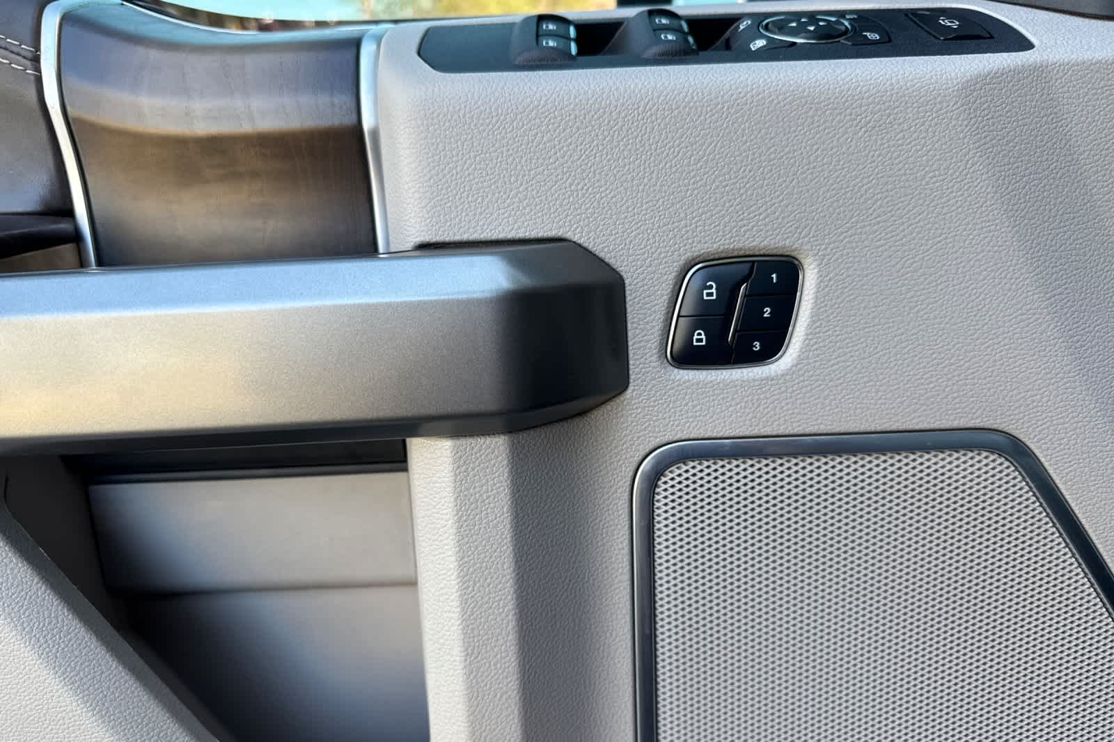 Thumbnail: 2018 Ford F-450 - 12