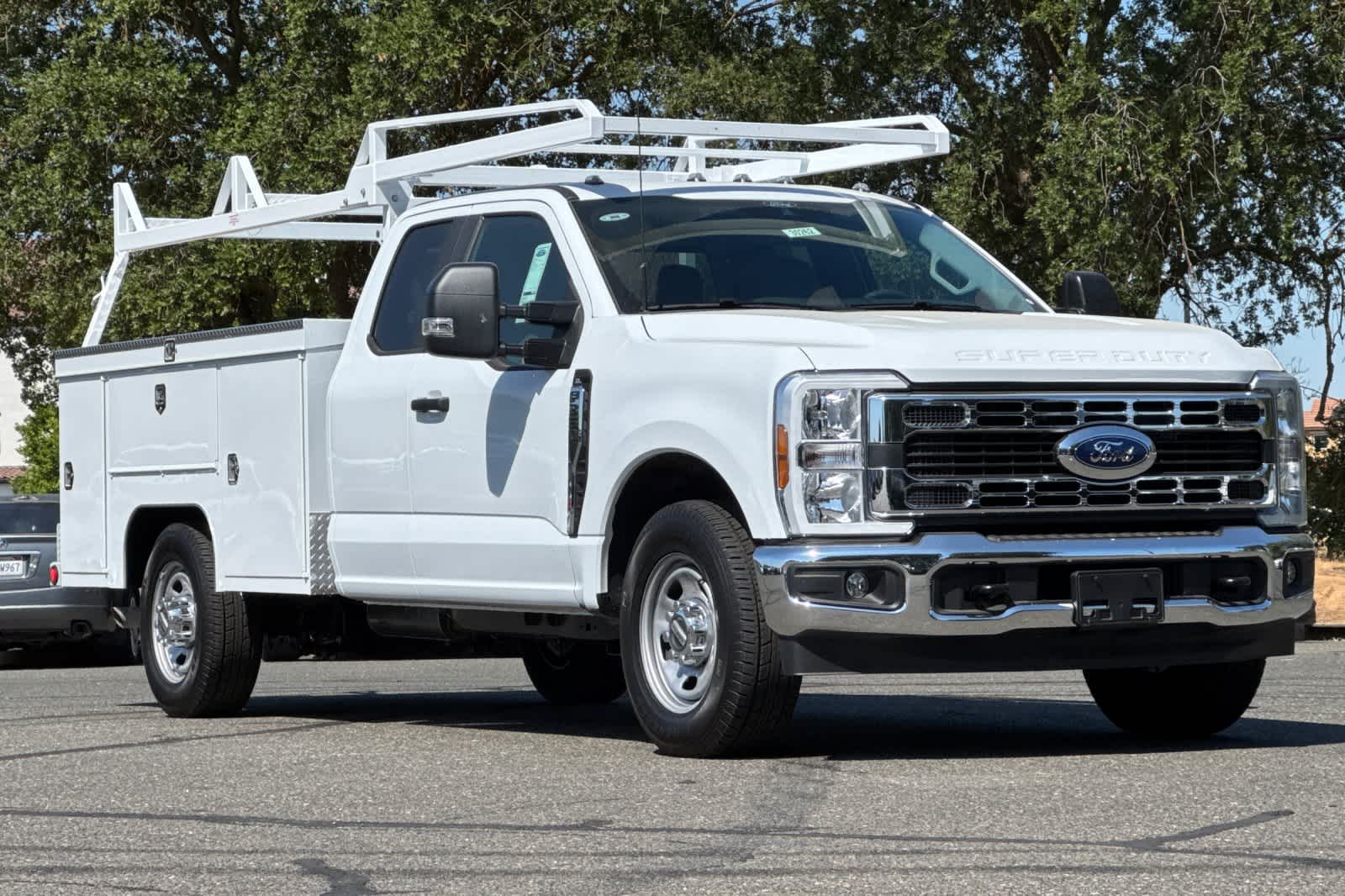 Thumbnail: 2025 Ford F-350 - 9