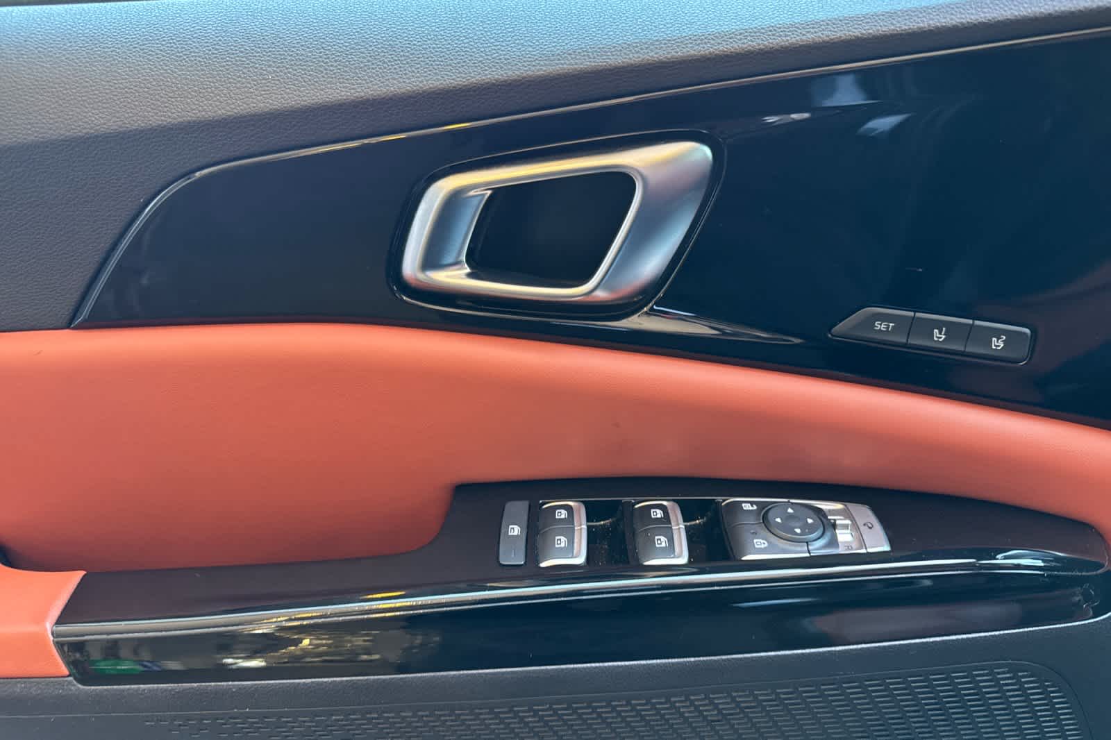 Thumbnail: 2022 Kia Carnival - 12