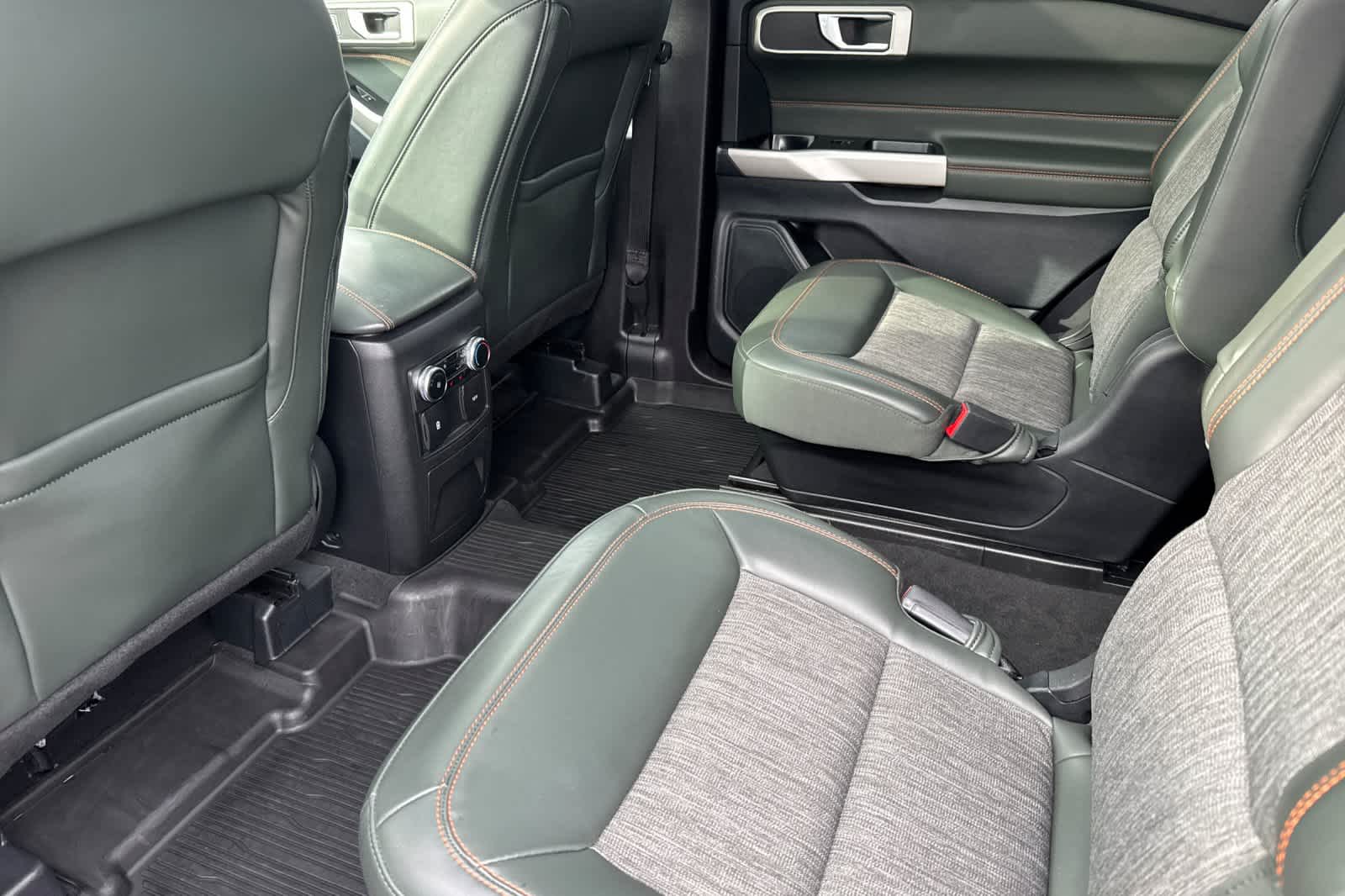 Thumbnail: 2022 Ford Explorer - 4