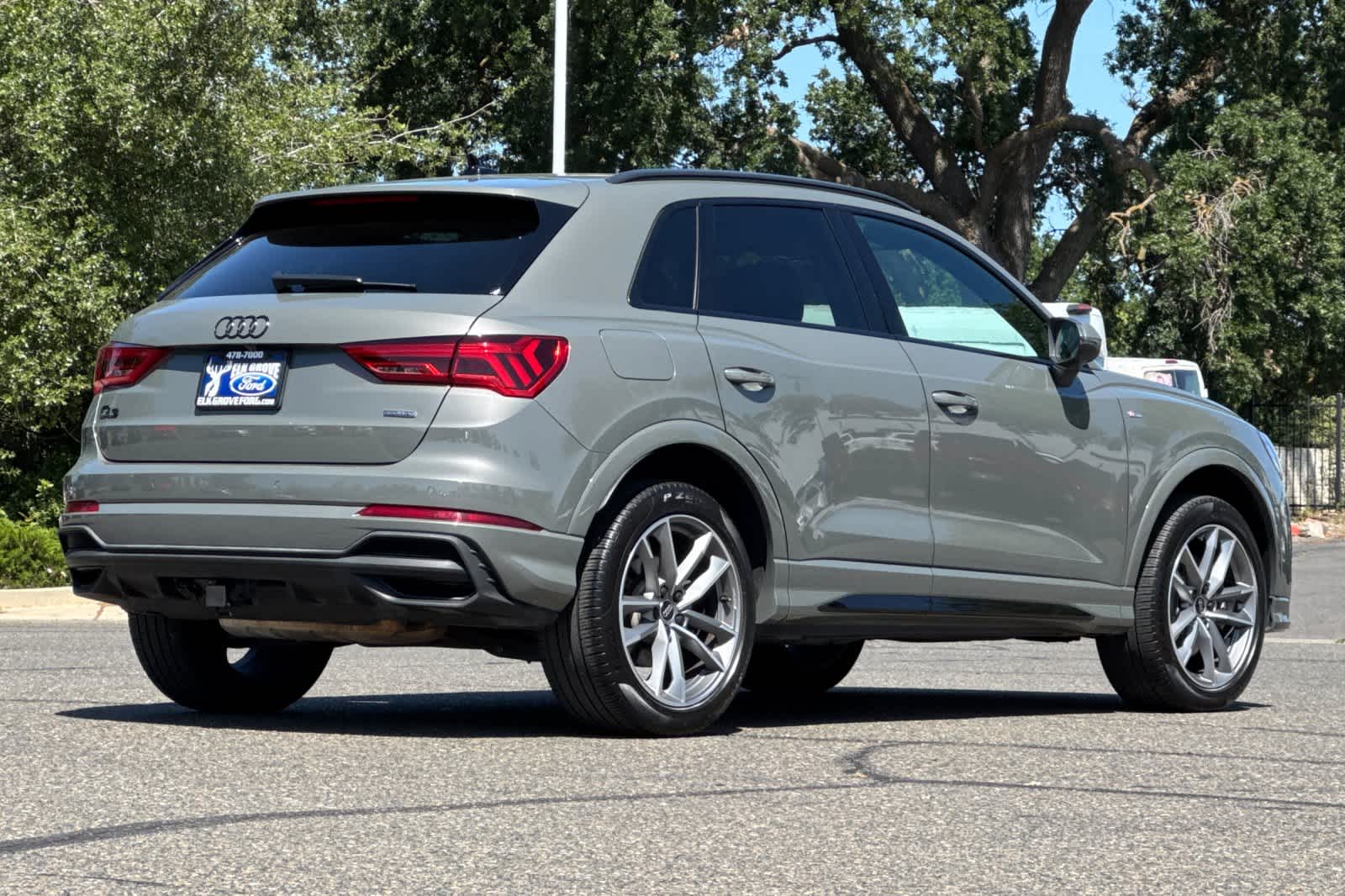 Thumbnail: 2023 Audi Q3 - 2