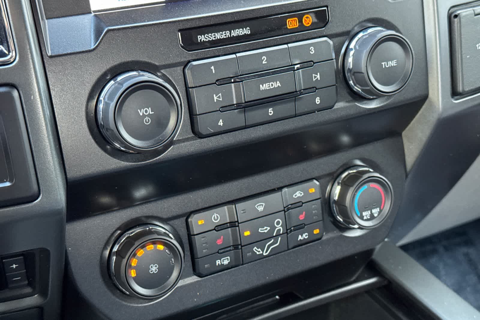 Thumbnail: 2022 Ford F-450 - 19