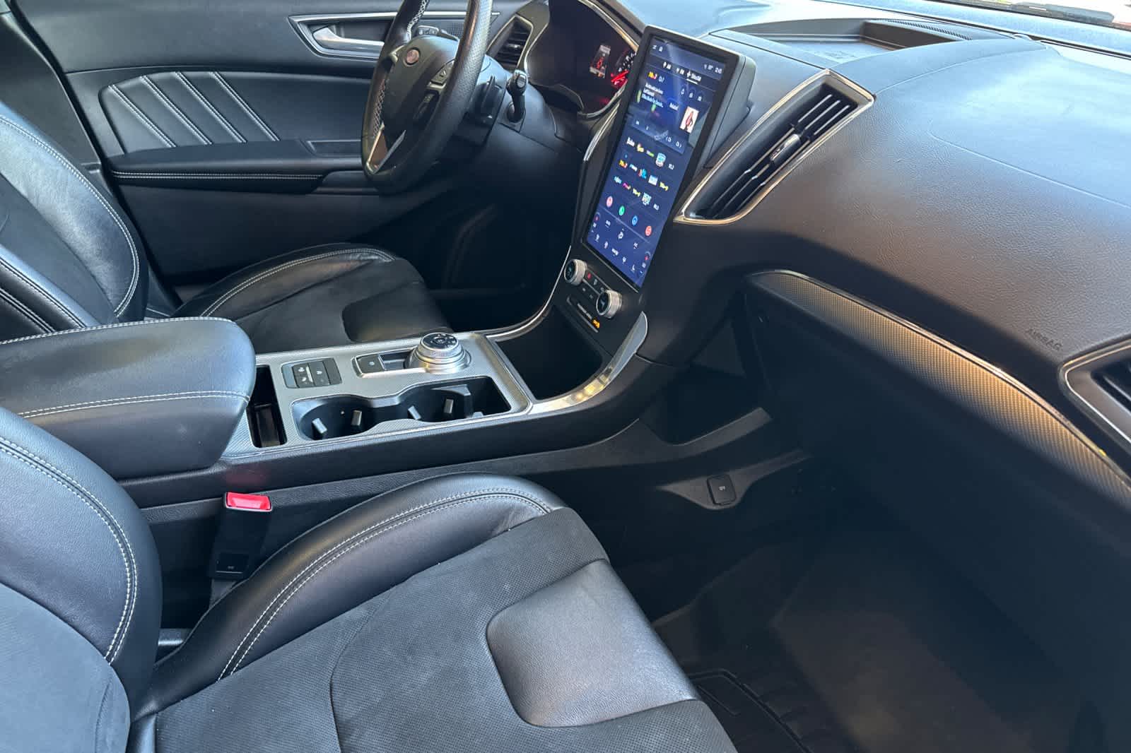 Thumbnail: 2021 Ford Edge - 16