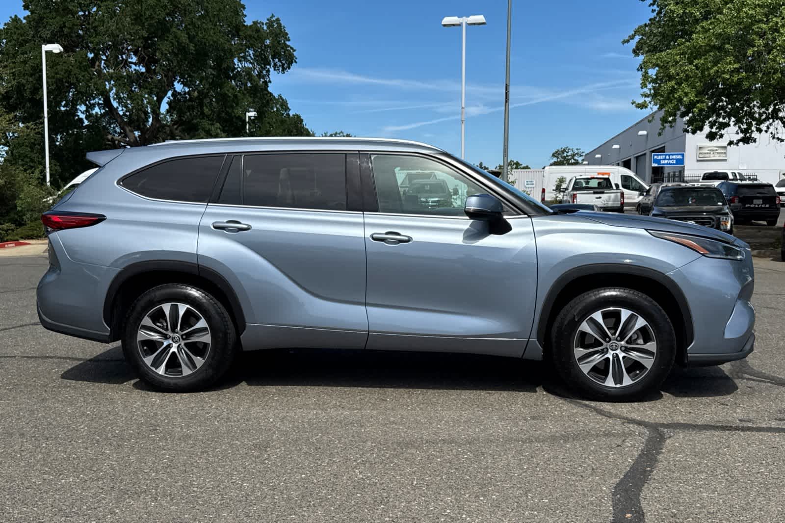 Thumbnail: 2021 Toyota Highlander - 8