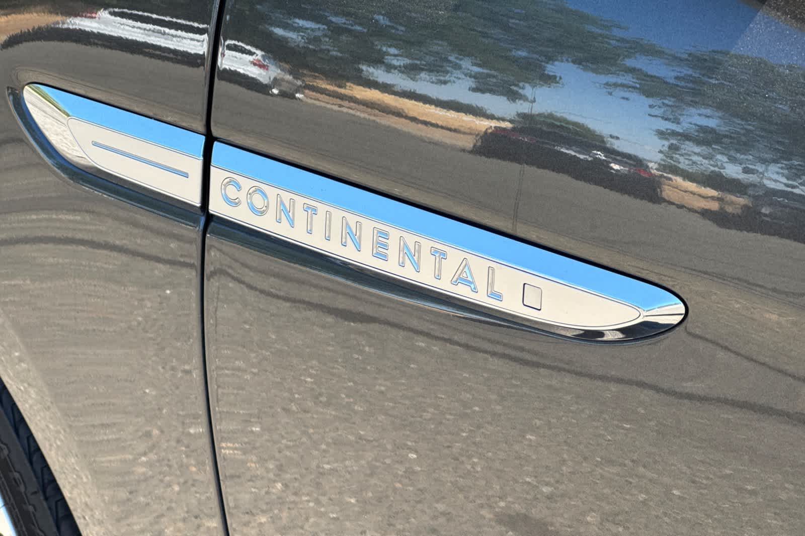 Thumbnail: 2018 Lincoln Continental - 27
