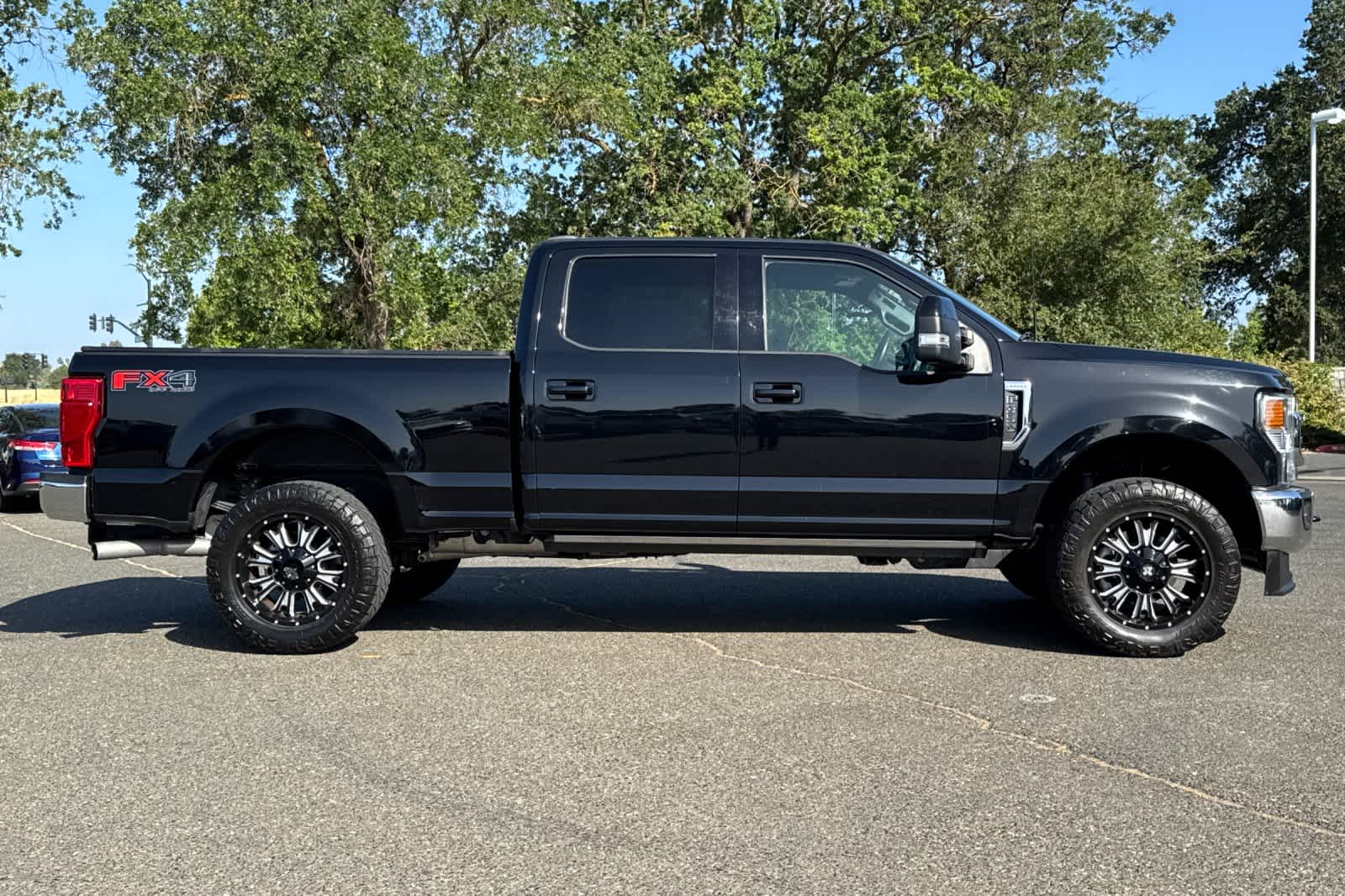 2022 Ford F-350 Lariat 8