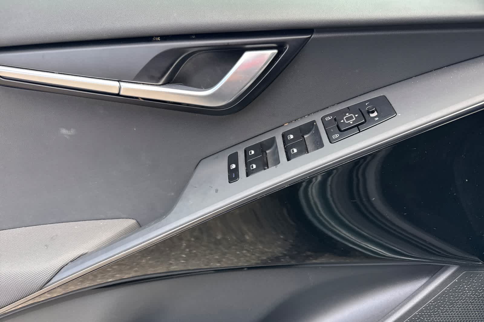 Thumbnail: 2025 Kia Niro - 12