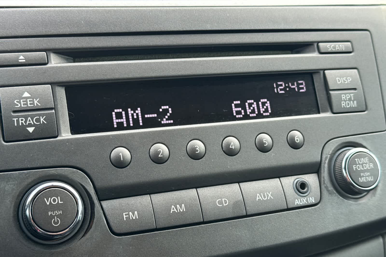 Thumbnail: 2013 Nissan Sentra - 17