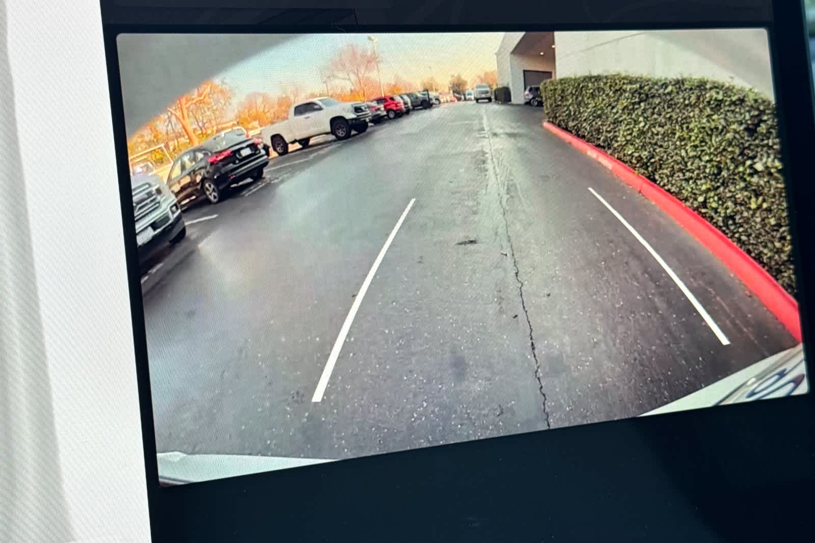 Thumbnail: 2022 Tesla Model Y - 21