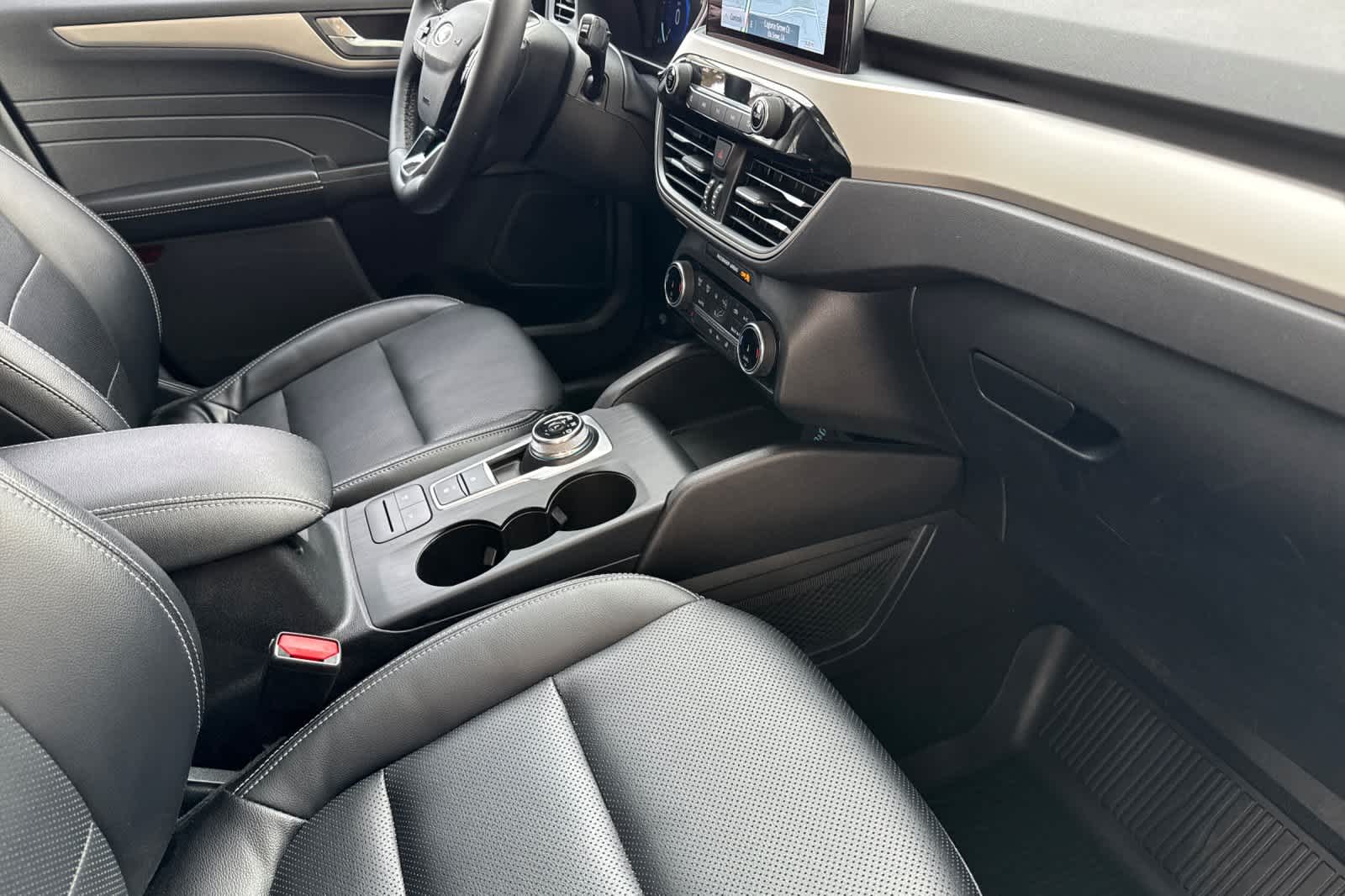 Thumbnail: 2022 Ford Escape - 16