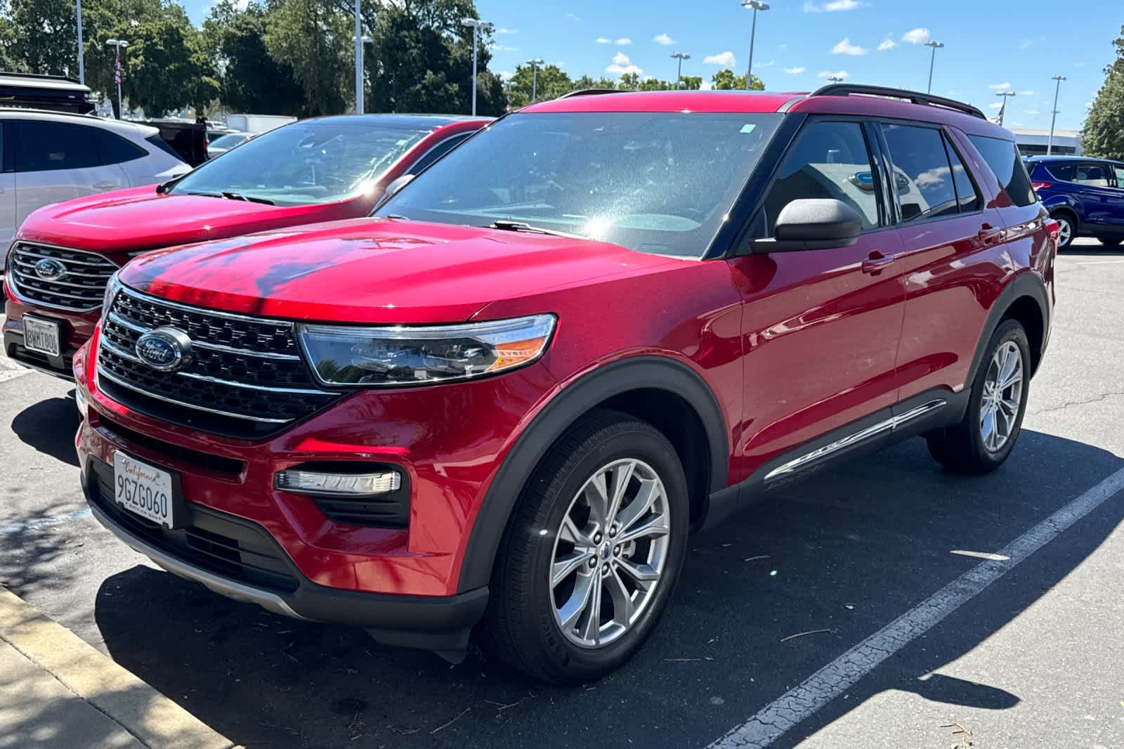 2023 Ford Explorer XLT 4WD's photo
