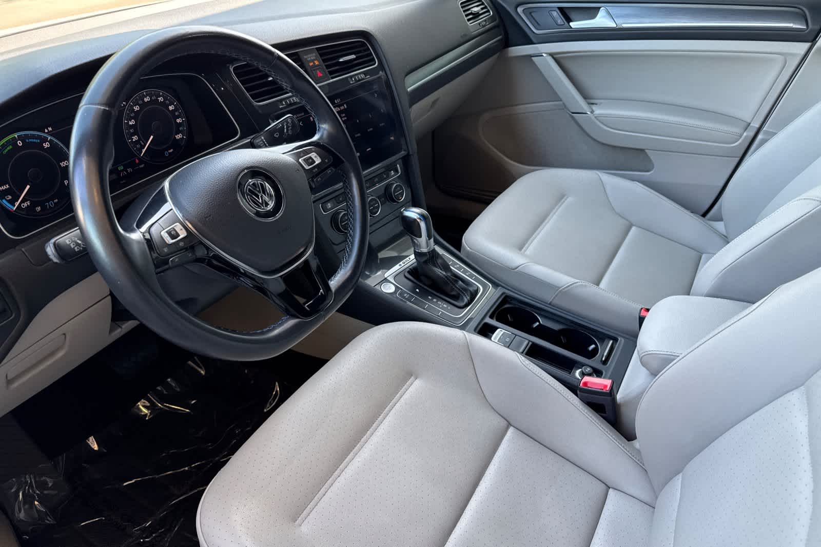 Thumbnail: 2019 Volkswagen e-Golf - 11