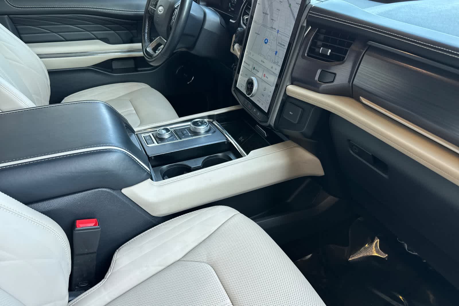 Thumbnail: 2022 Ford Expedition - 17