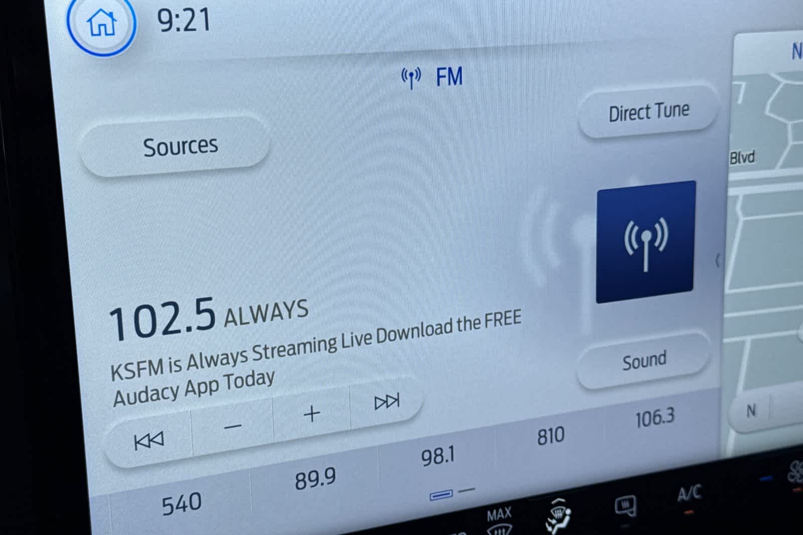 Thumbnail: 2025 Ford Transit Series - 17