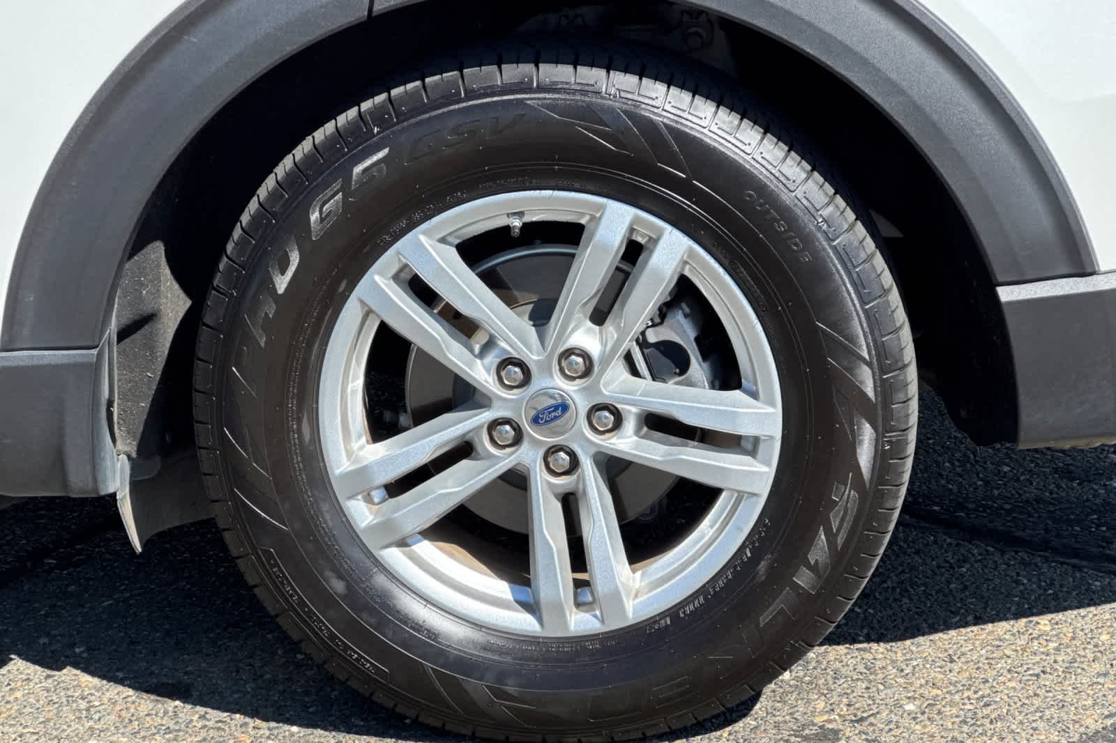 Thumbnail: 2020 Ford Explorer - 26