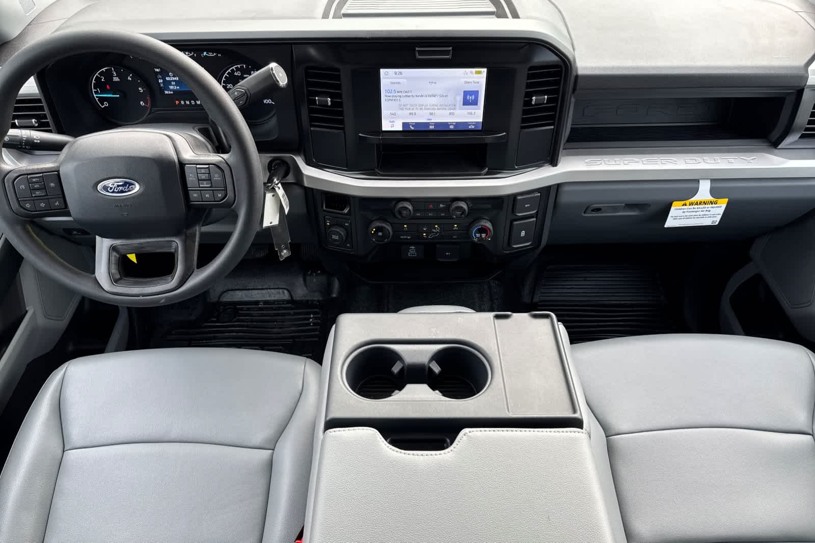 2025 Ford F-550 photo 3