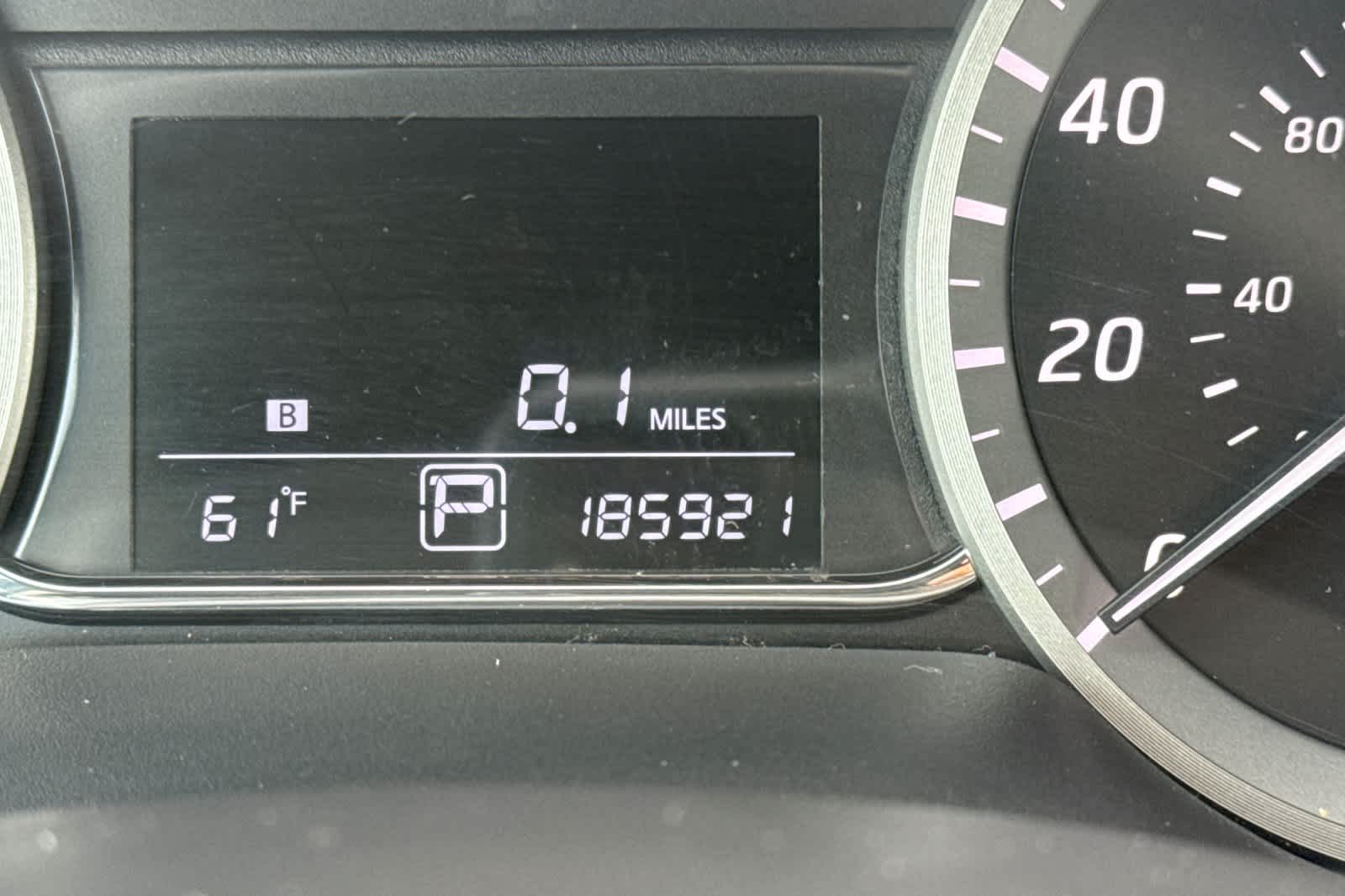 Thumbnail: 2013 Nissan Sentra - 22