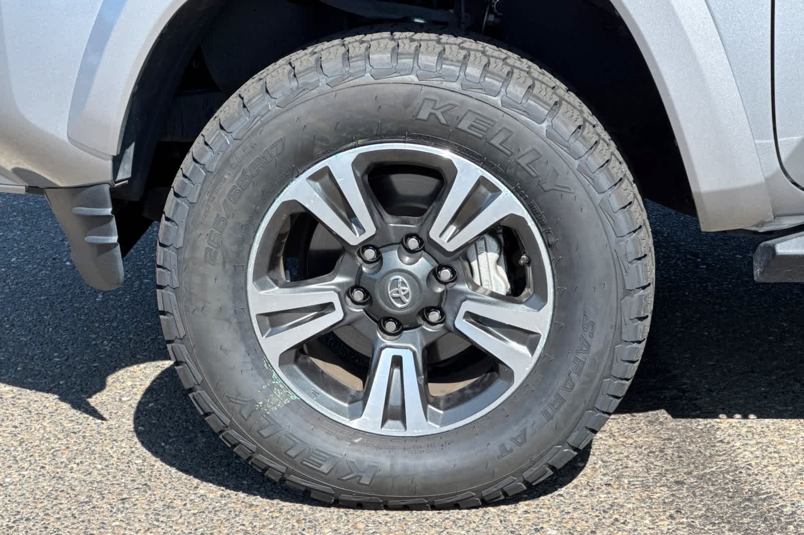 Thumbnail: 2019 Toyota Tacoma - 25