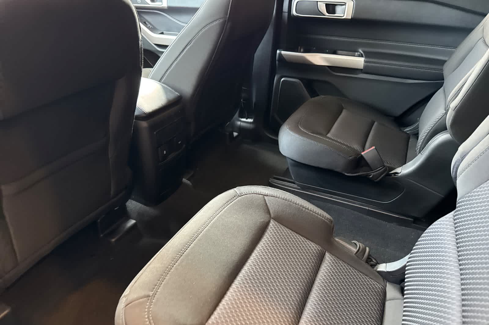 2023 Ford Explorer XLT photo 4