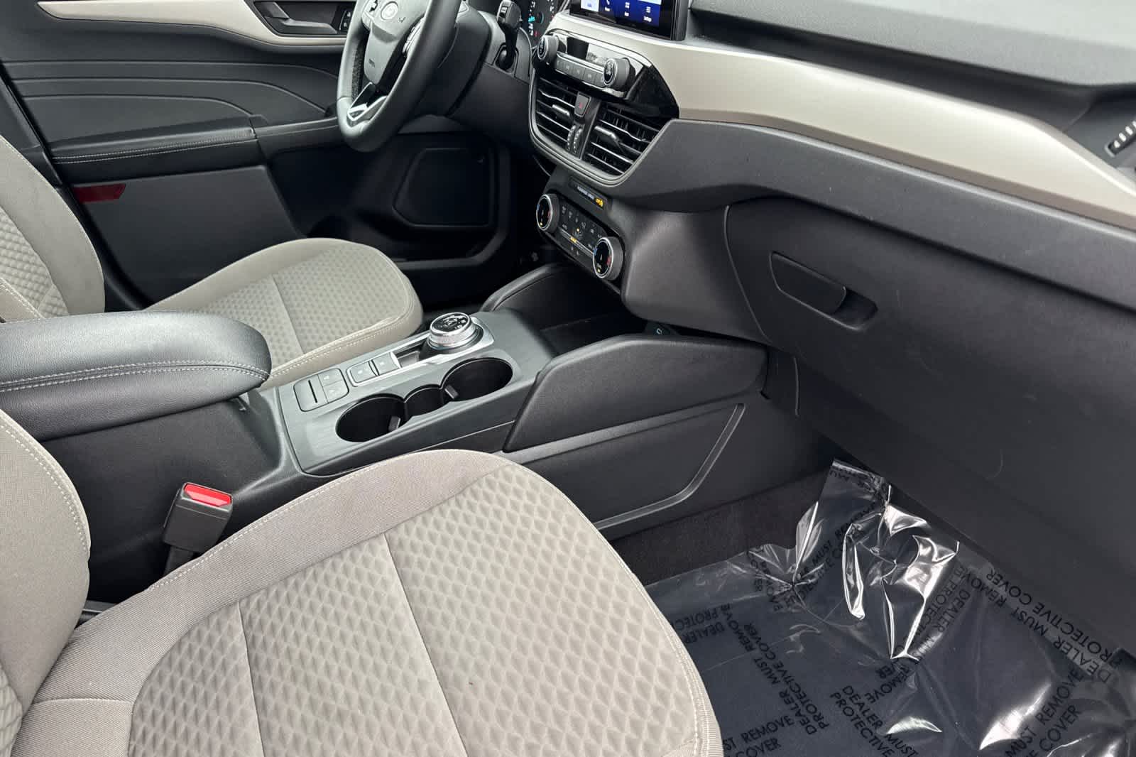 Thumbnail: 2022 Ford Escape - 16