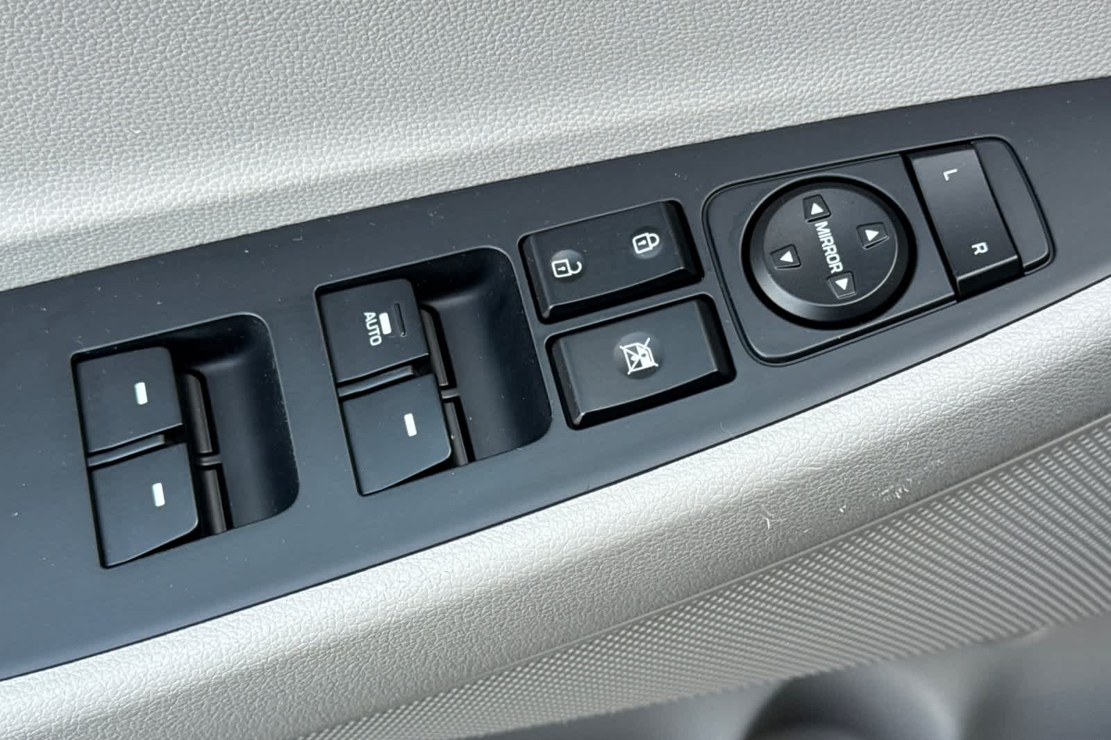 Thumbnail: 2016 Hyundai Tucson - 13