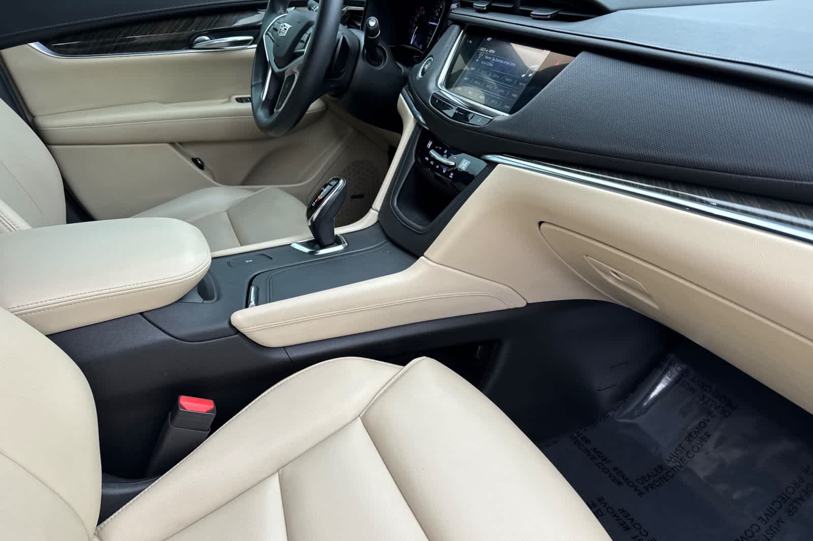 Thumbnail: 2017 Cadillac XT5 - 16