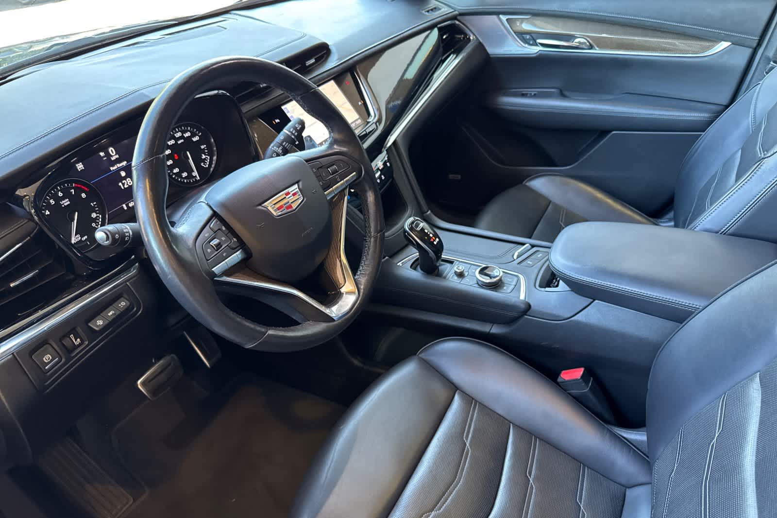 Thumbnail: 2020 Cadillac XT6 - 11