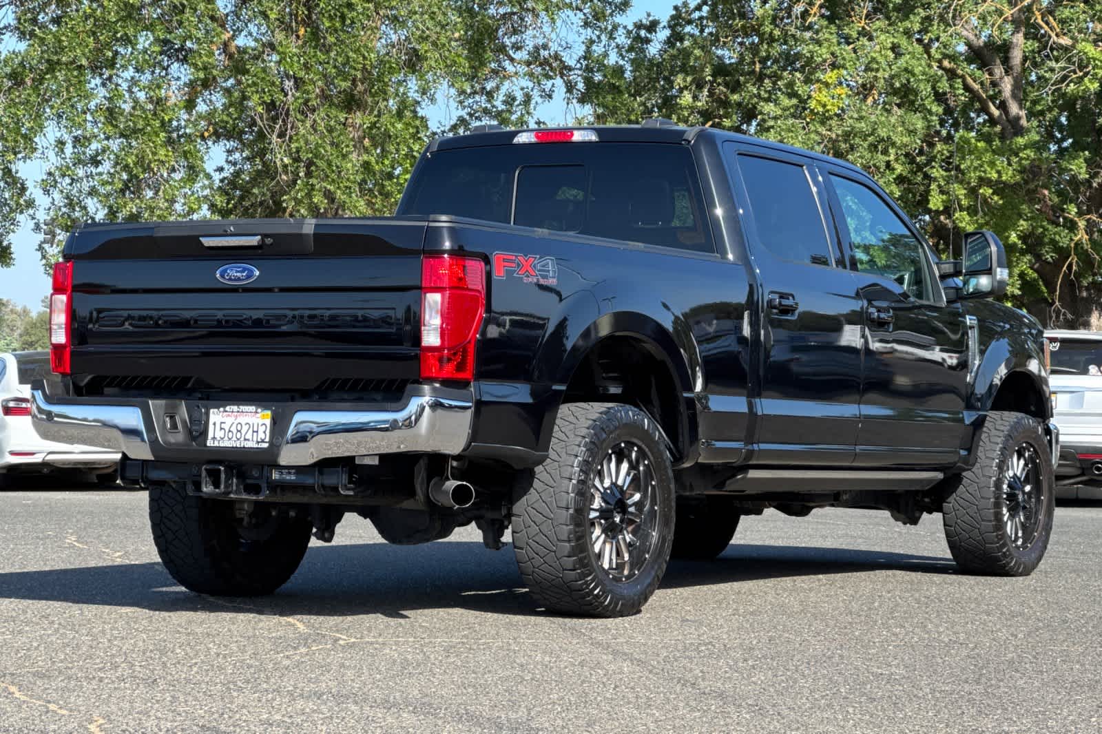 2022 Ford F-350 Lariat 2