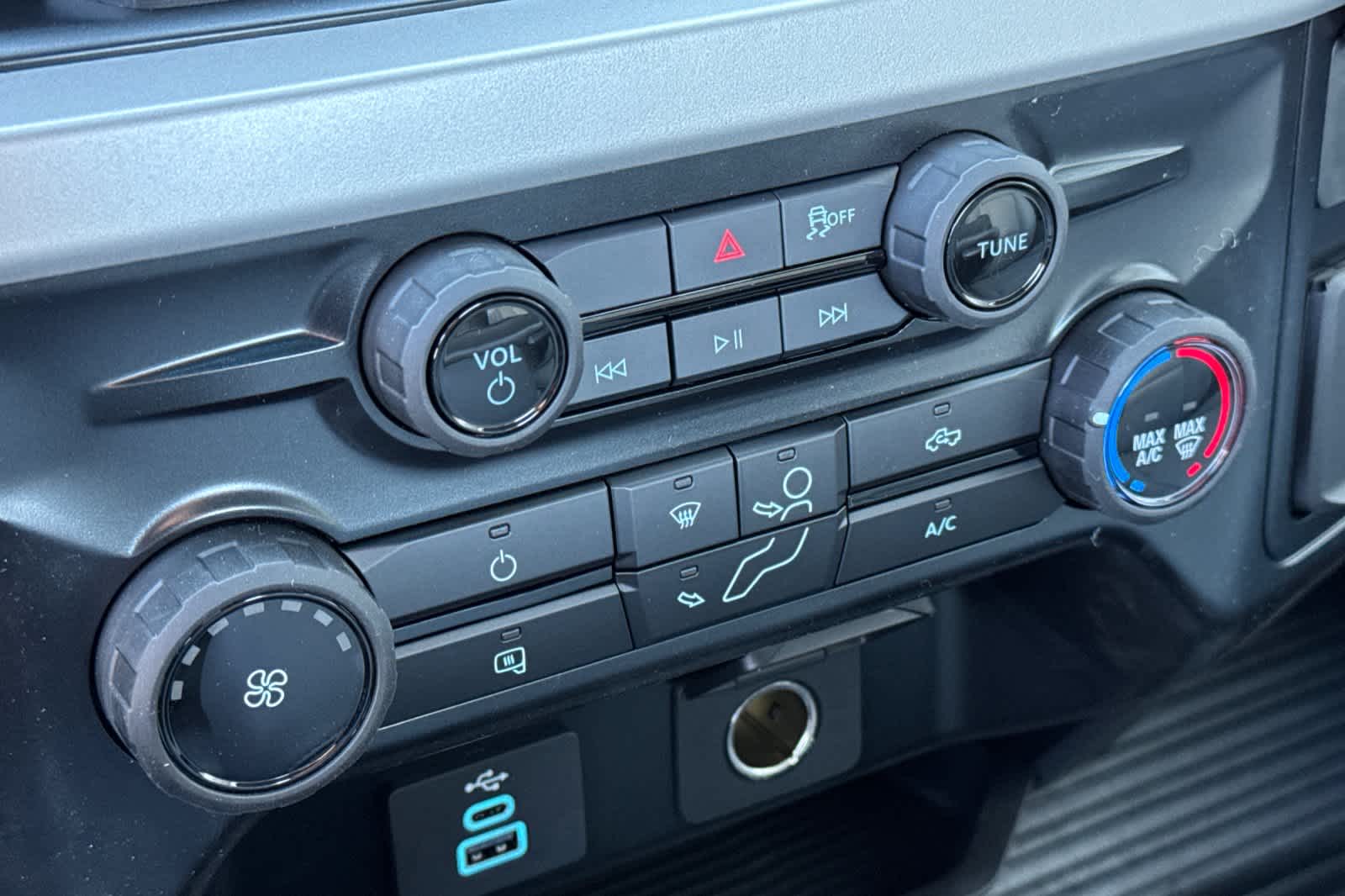 Thumbnail: 2025 Ford F-350 - 19