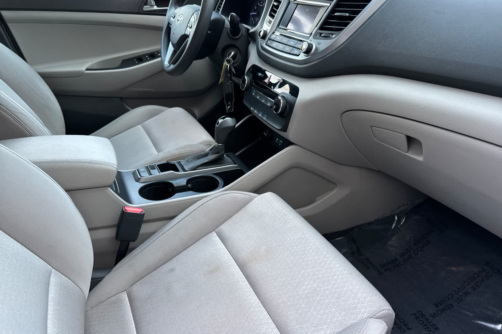 Thumbnail: 2016 Hyundai Tucson - 16