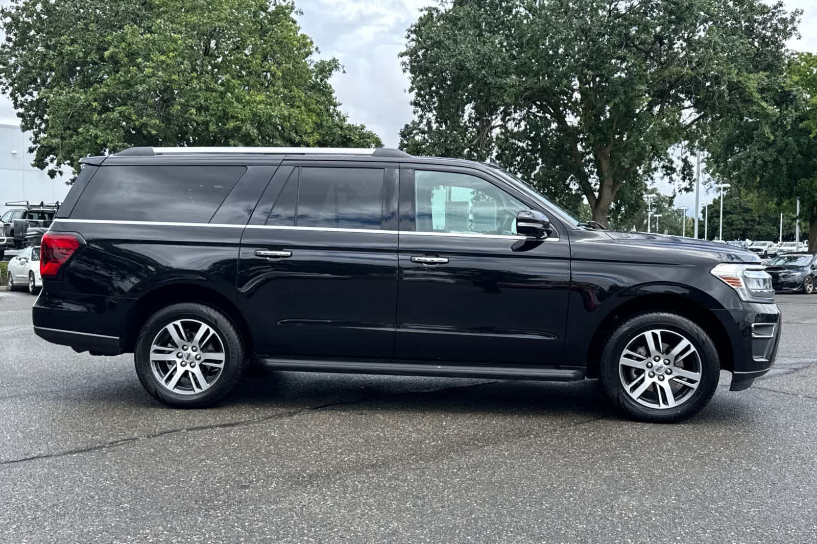 2024 Ford Expedition Max Limited photo 3