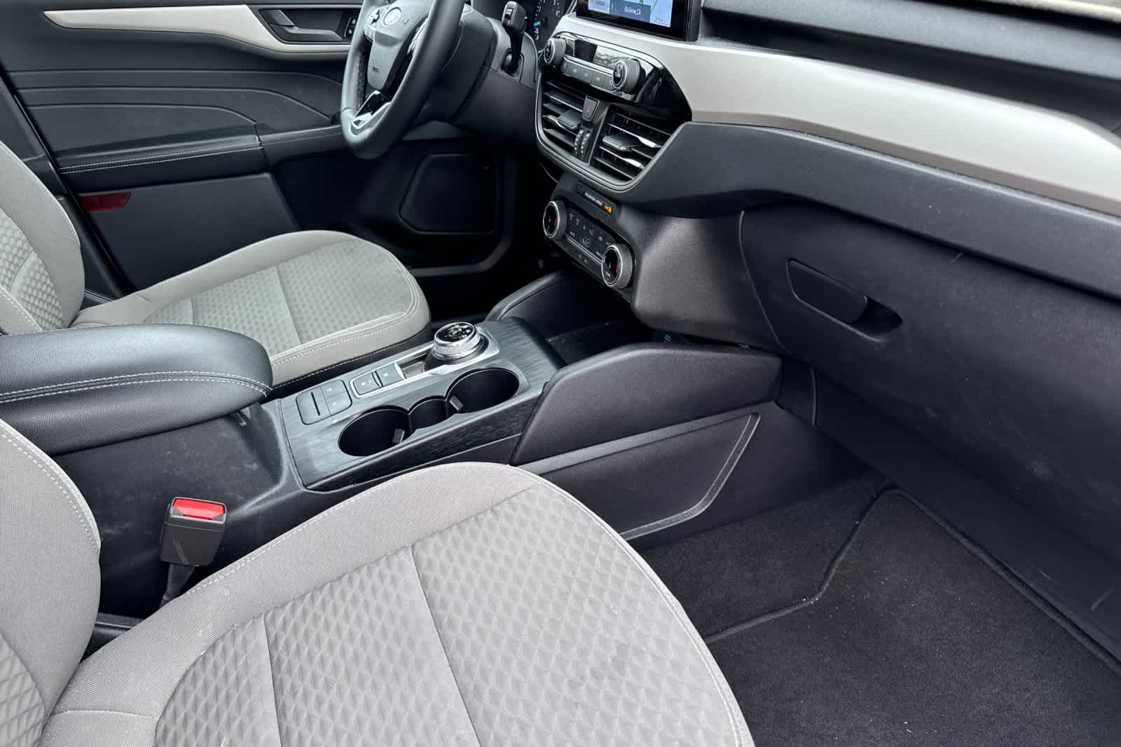 Thumbnail: 2022 Ford Escape - 16