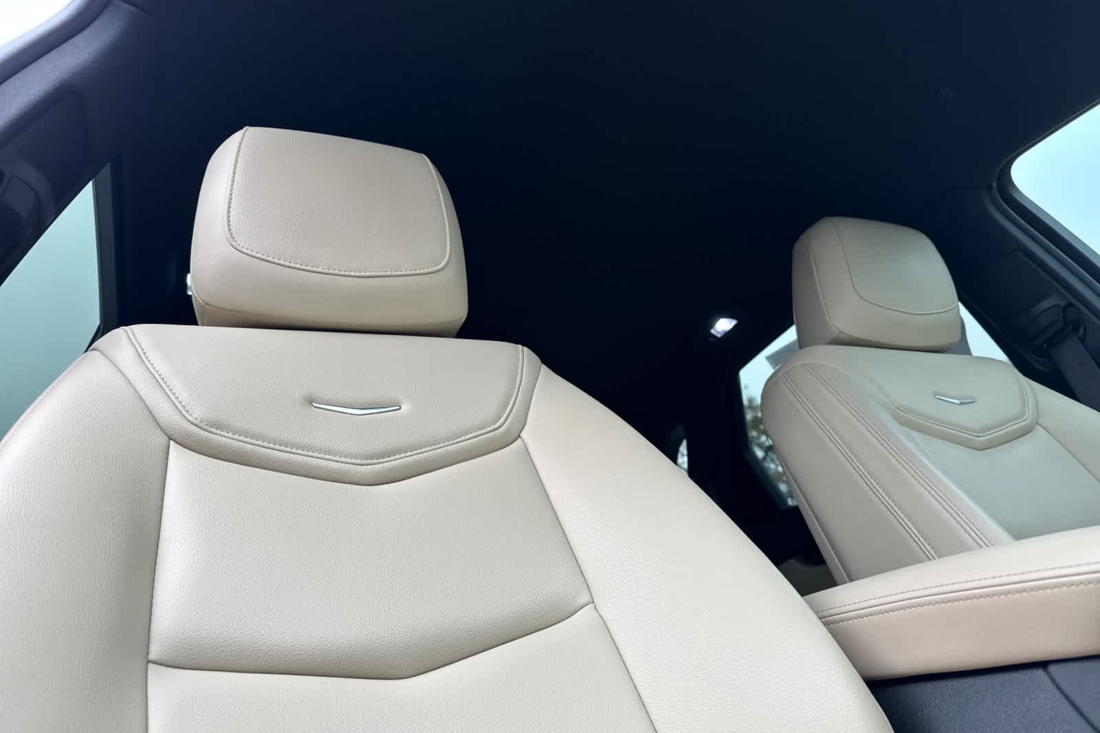 Thumbnail: 2017 Cadillac XT5 - 17