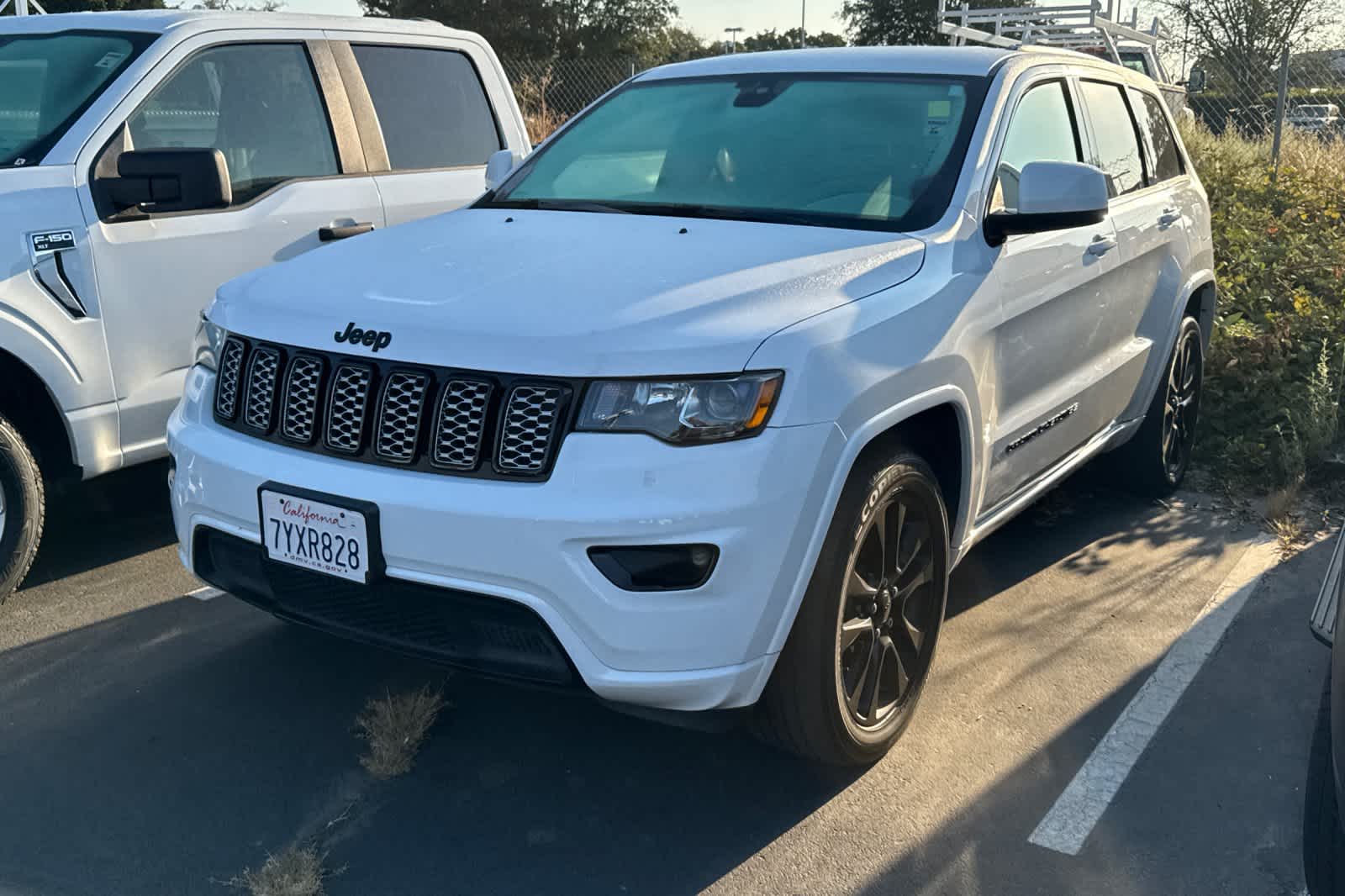 Thumbnail: 2017 Jeep Grand Cherokee - 1