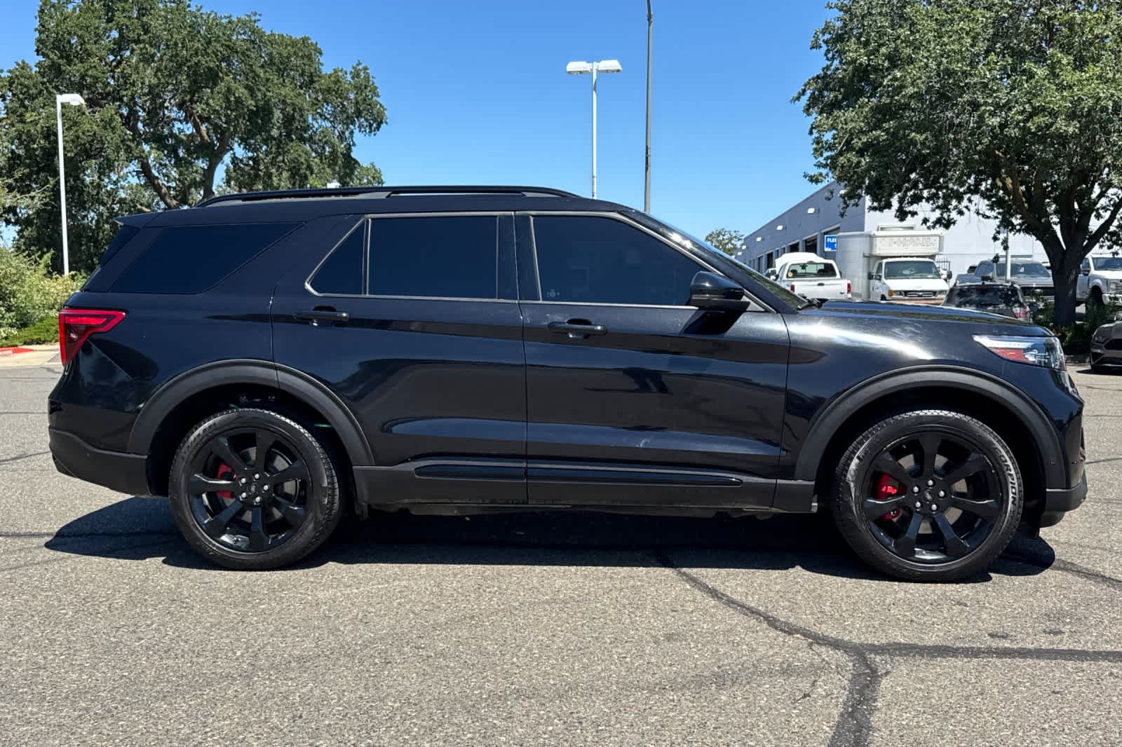 Thumbnail: 2020 Ford Explorer - 8