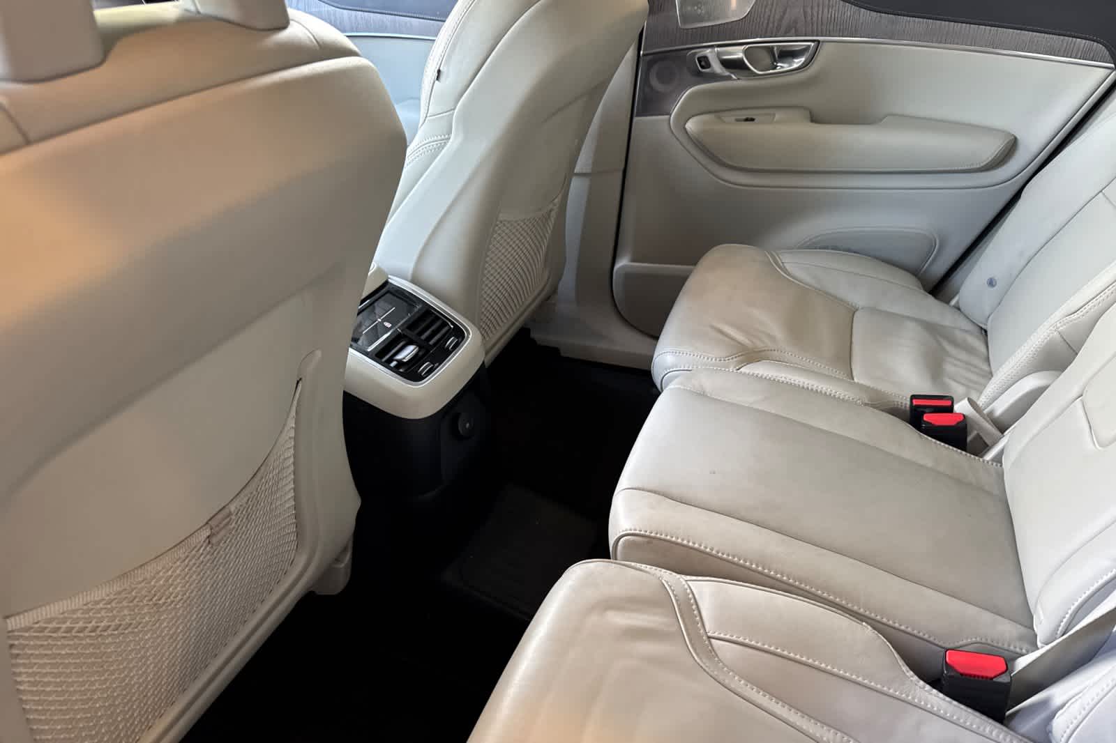 Thumbnail: 2022 Volvo XC90 - 4