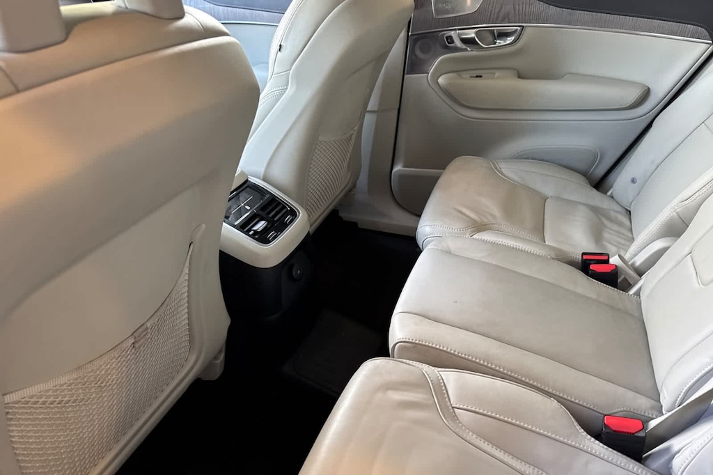 Used 2022 Volvo XC90 Recharge Plug-In Hybrid eAWD Inscription 7 Seater SUV